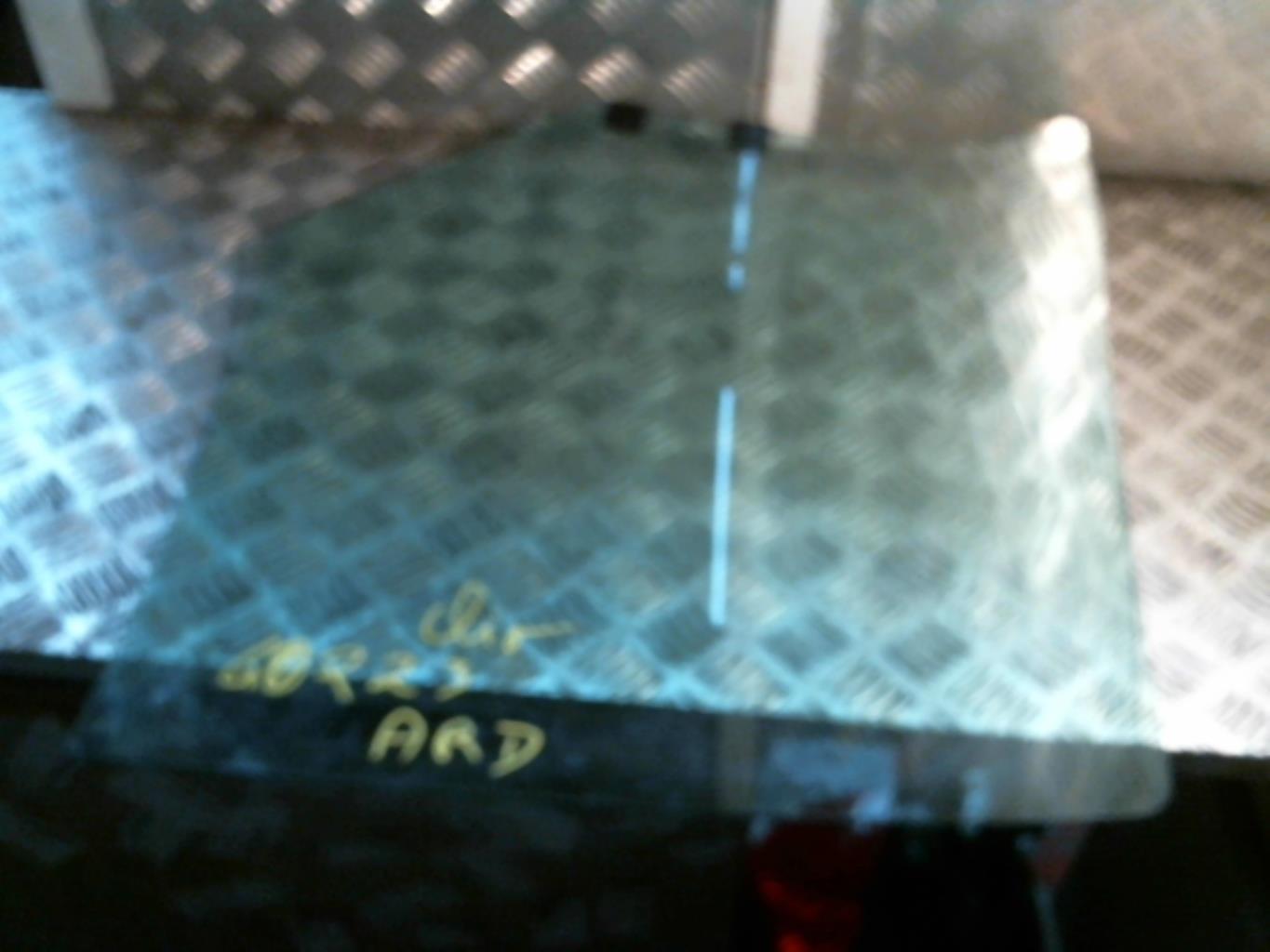 Vitre arriere droit RENAULT CLIO 2 PHASE 2 Essence - 1