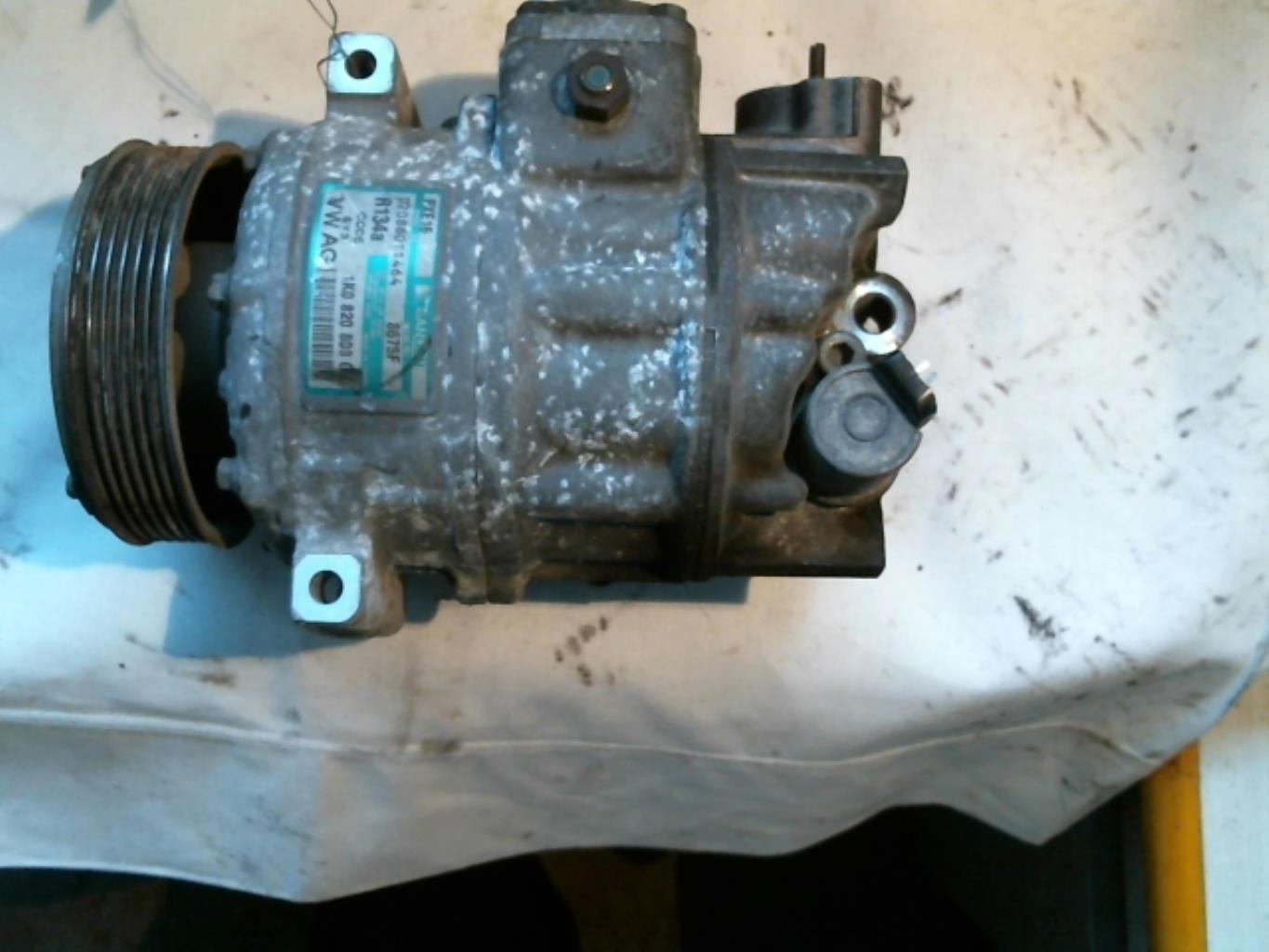 Compresseur clim VOLKSWAGEN GOLF 5 Diesel - 1