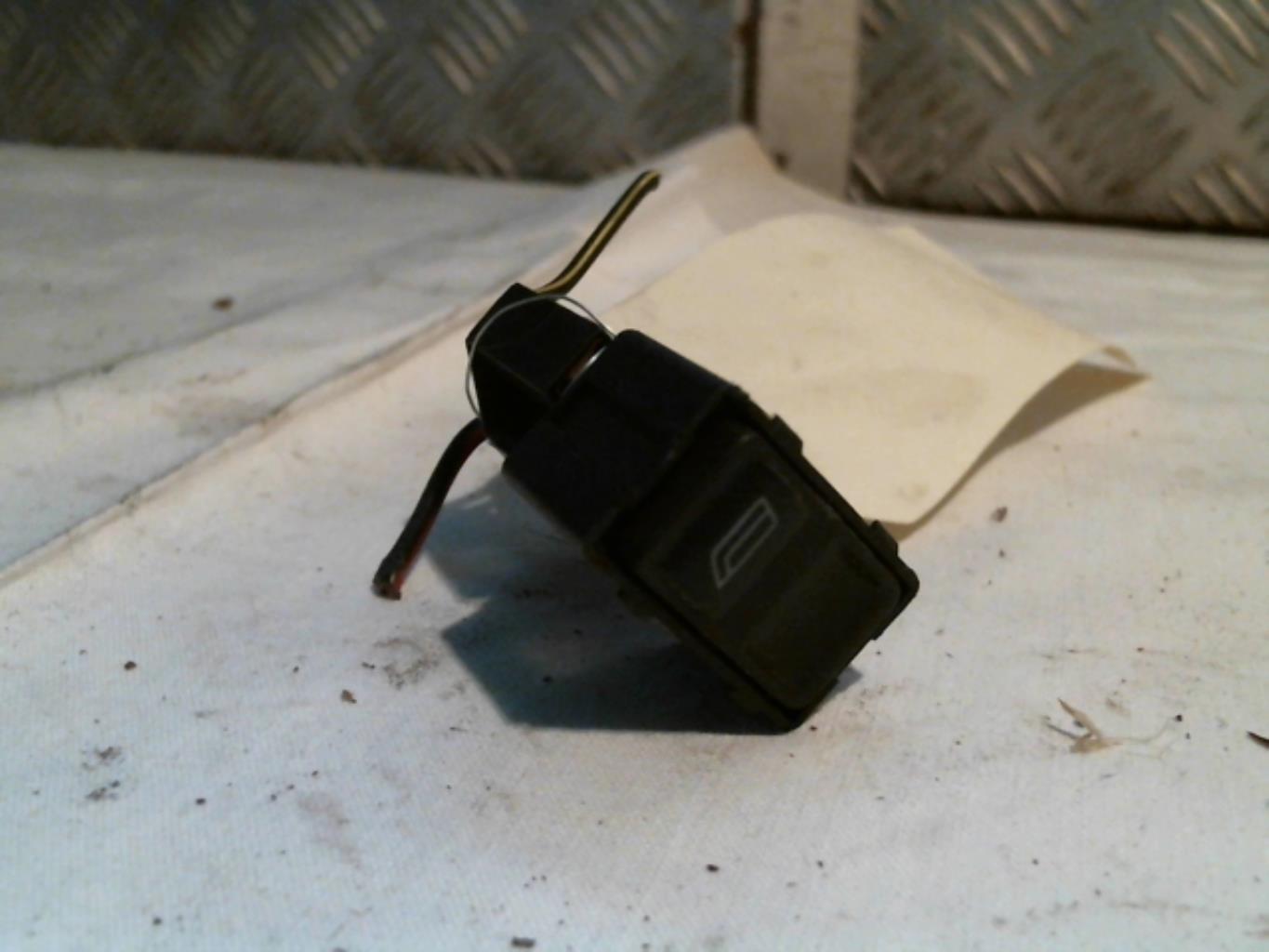 Interruttore lavacristalli anteriore destro AUDI 80 1 PHASE 2 Gasolina - 1