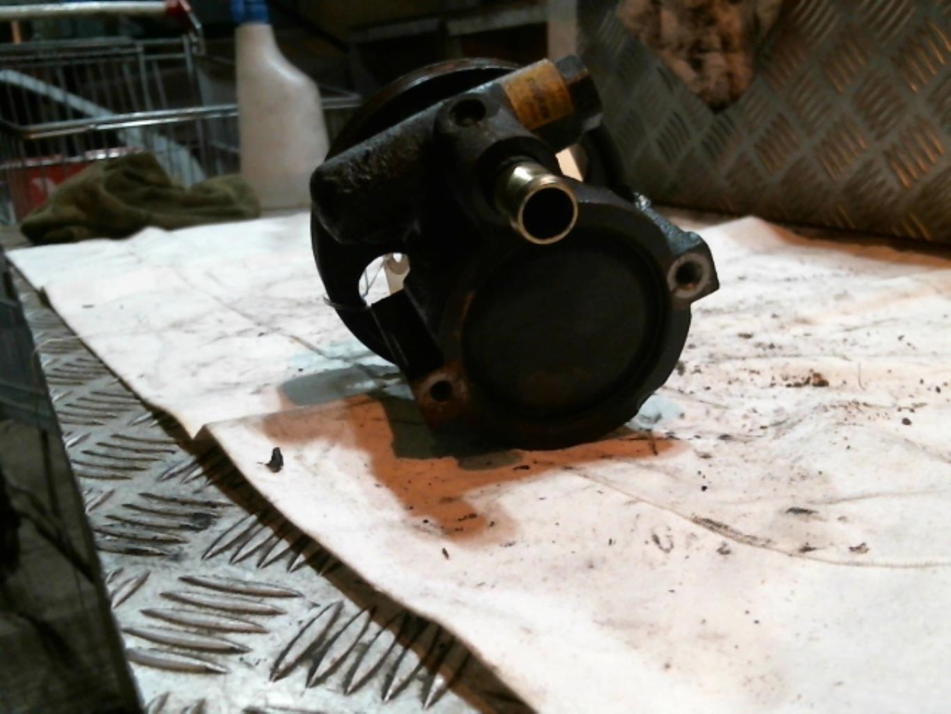Pompe de direction RENAULT CLIO 2 PHASE 1 Essence - 1