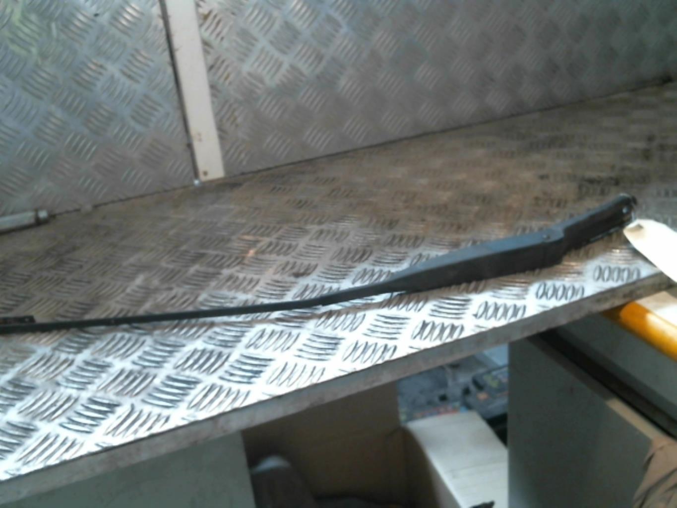 Braccio tergicristallo anteriore destro FIAT PANDA 2  - 1