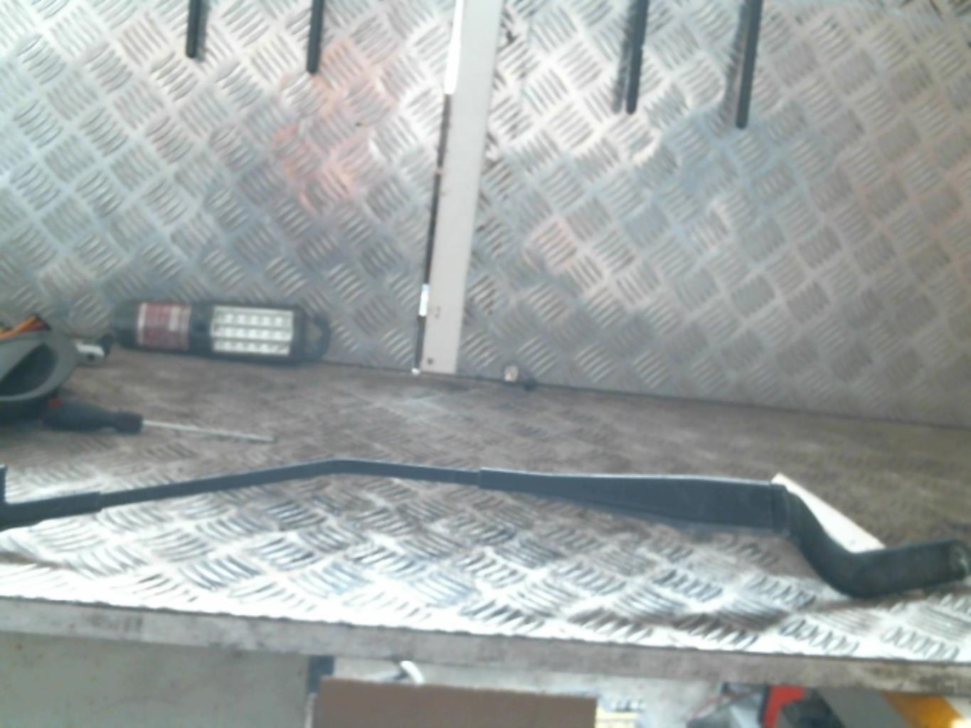 Braccio tergicristallo anteriore sinistro FORD C-MAX 1 PHASE 1 Diésel - 1