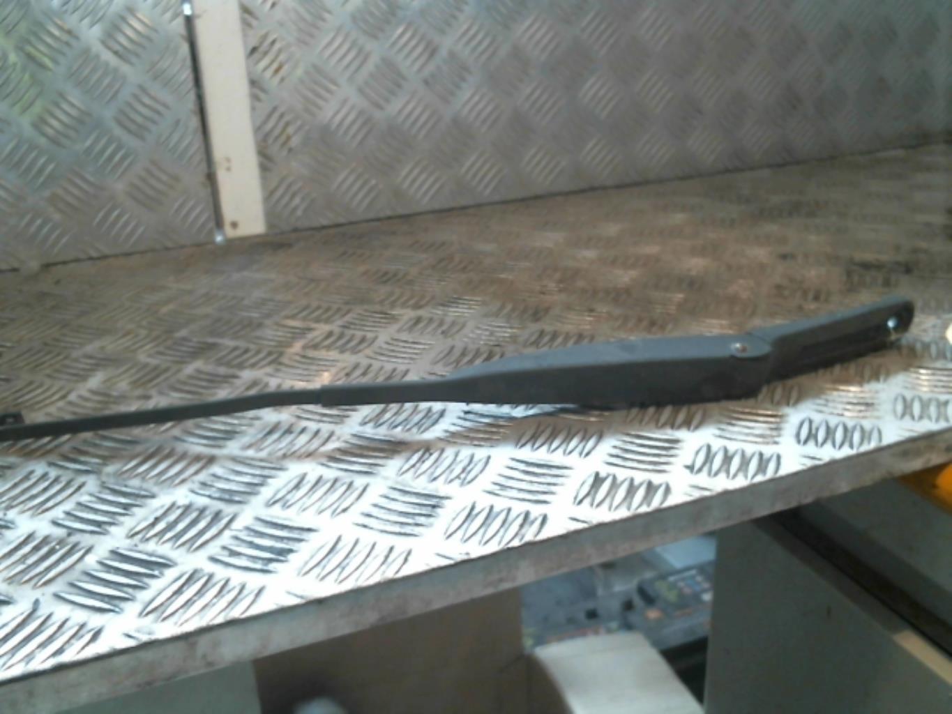 Braccio tergicristallo anteriore sinistro FIAT PANDA 2  - 1