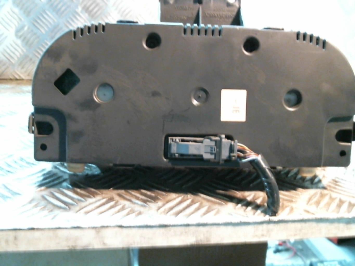Compteur FORD FIESTA 5 PHASE 1 Essence - 1