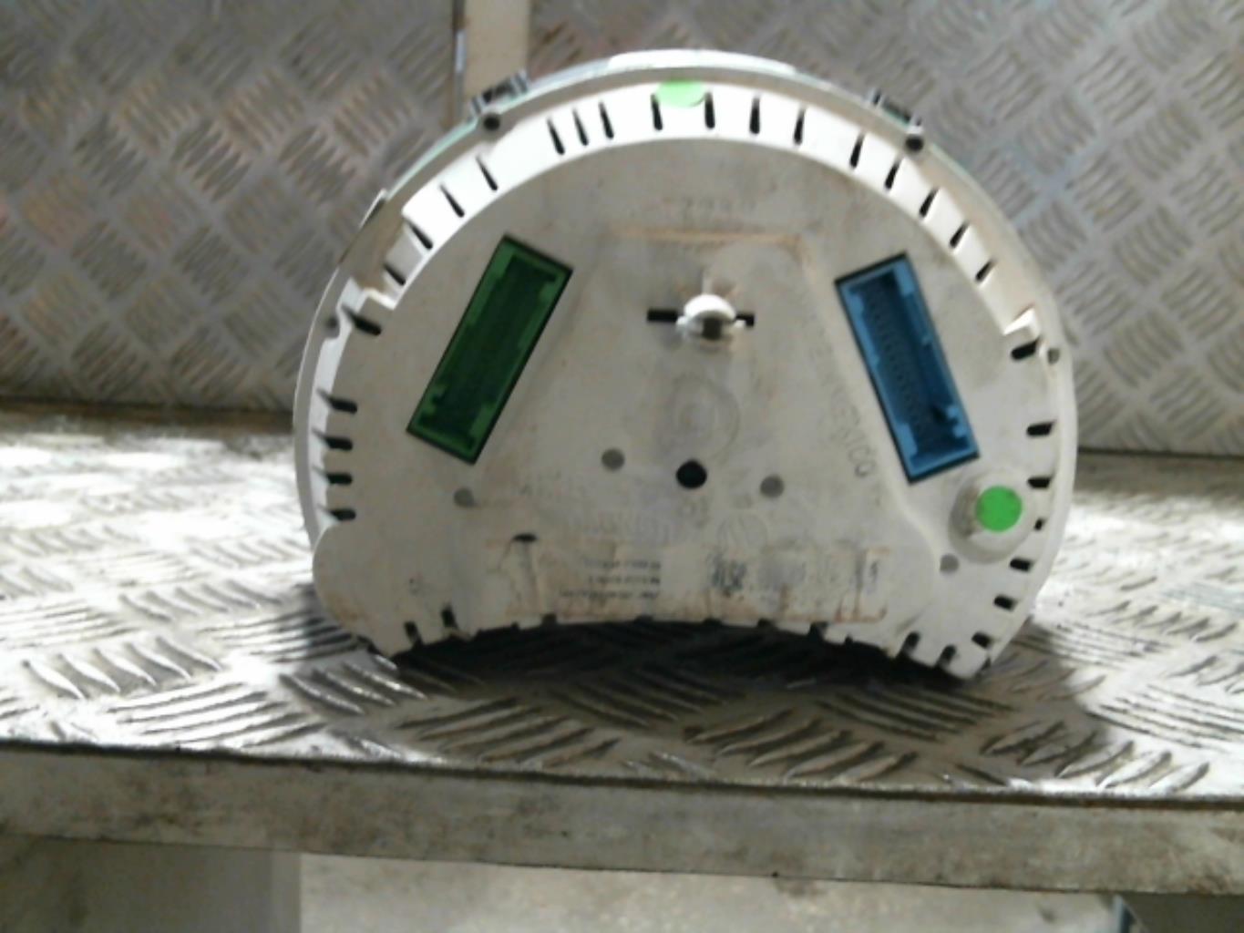 Compteur VOLKSWAGEN NEW BEETLE 1 PHASE 1 Essence - 1