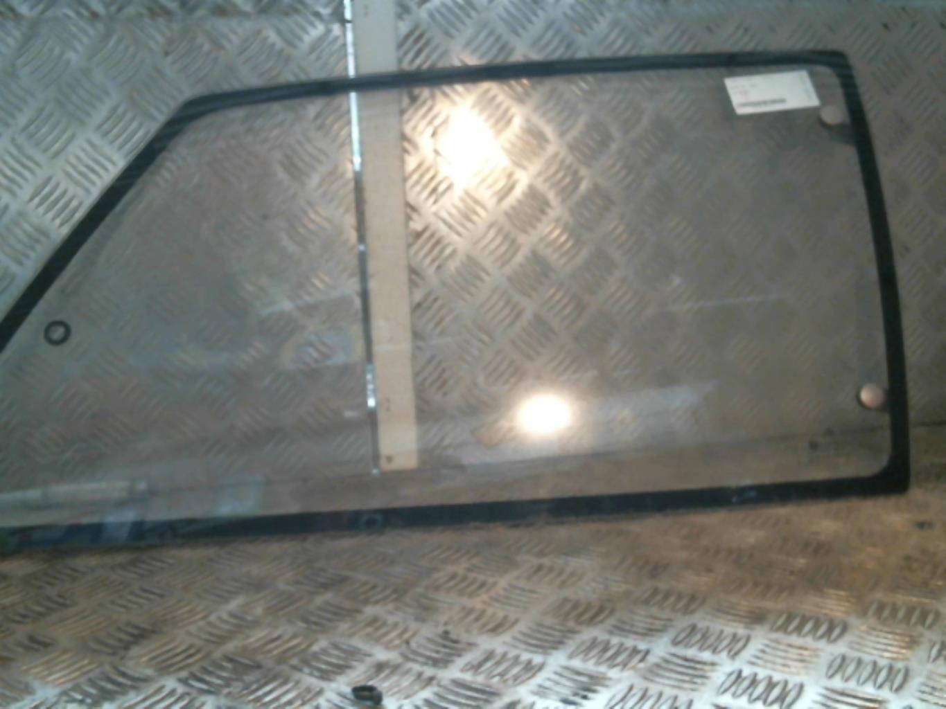Custode arriere droit CITROEN AX PHASE 2 Essence - 1