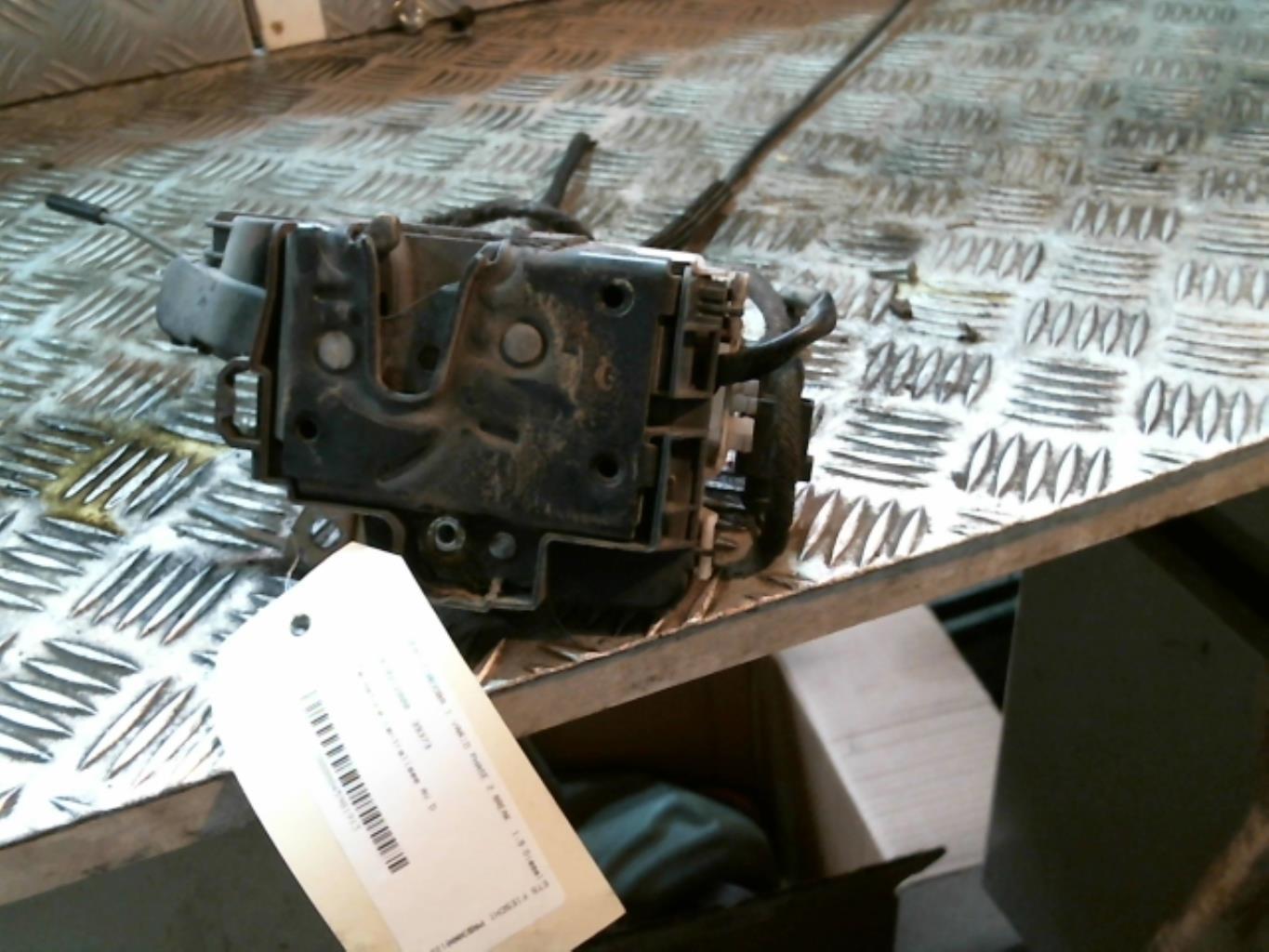 Chiusura centralizzata anteriore destra SEAT CORDOBA 1 VARIO PHASE 2 BREAK Diésel - 1