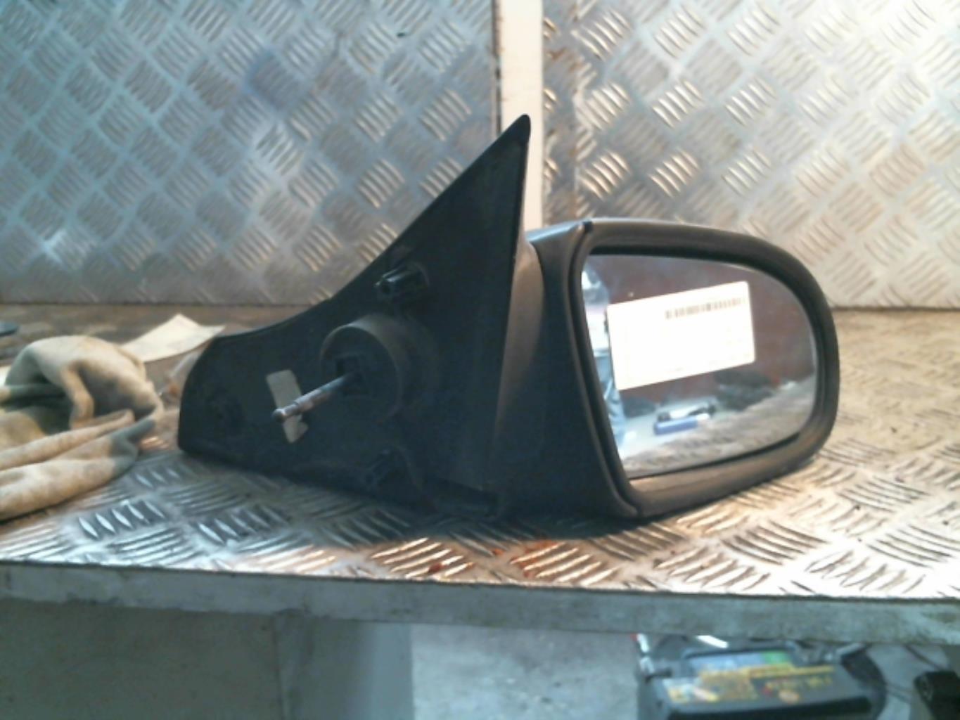 Retrovisor derecho OPEL CORSA B PHASE 1 Gasolina - 1