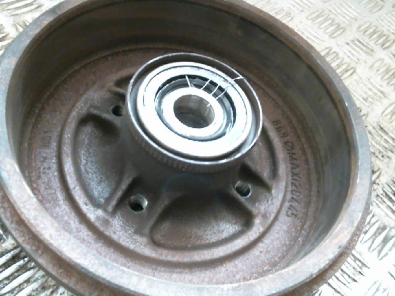 Tamburo posteriore sinistro RENAULT CLIO 2 PHASE 2 Diésel - 1