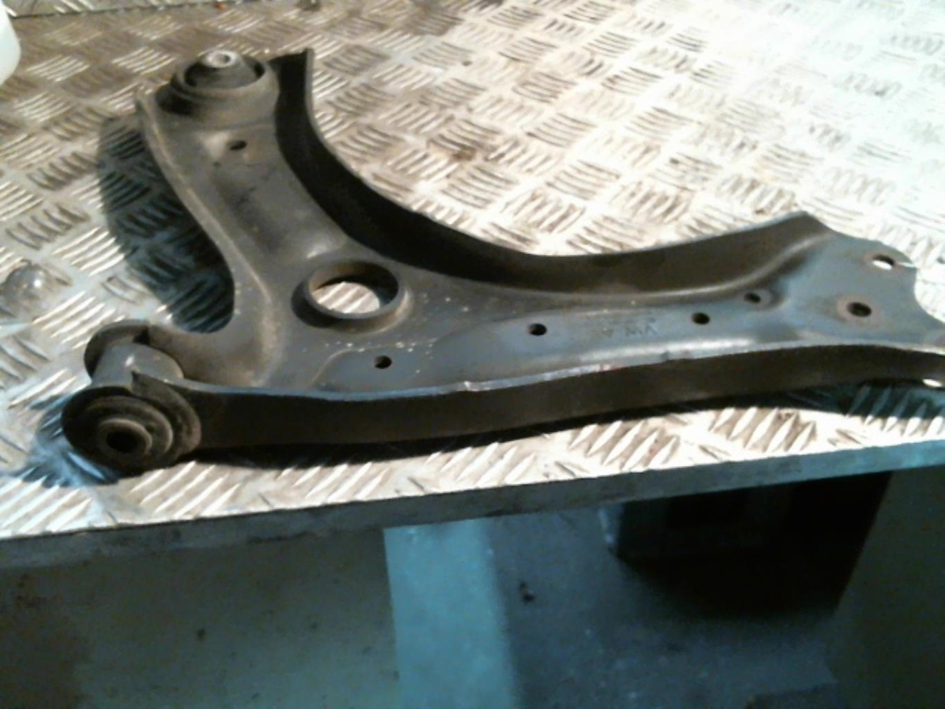 Triangolo anteriore destro VOLKSWAGEN POLO 5 PHASE 1 Diésel - 1