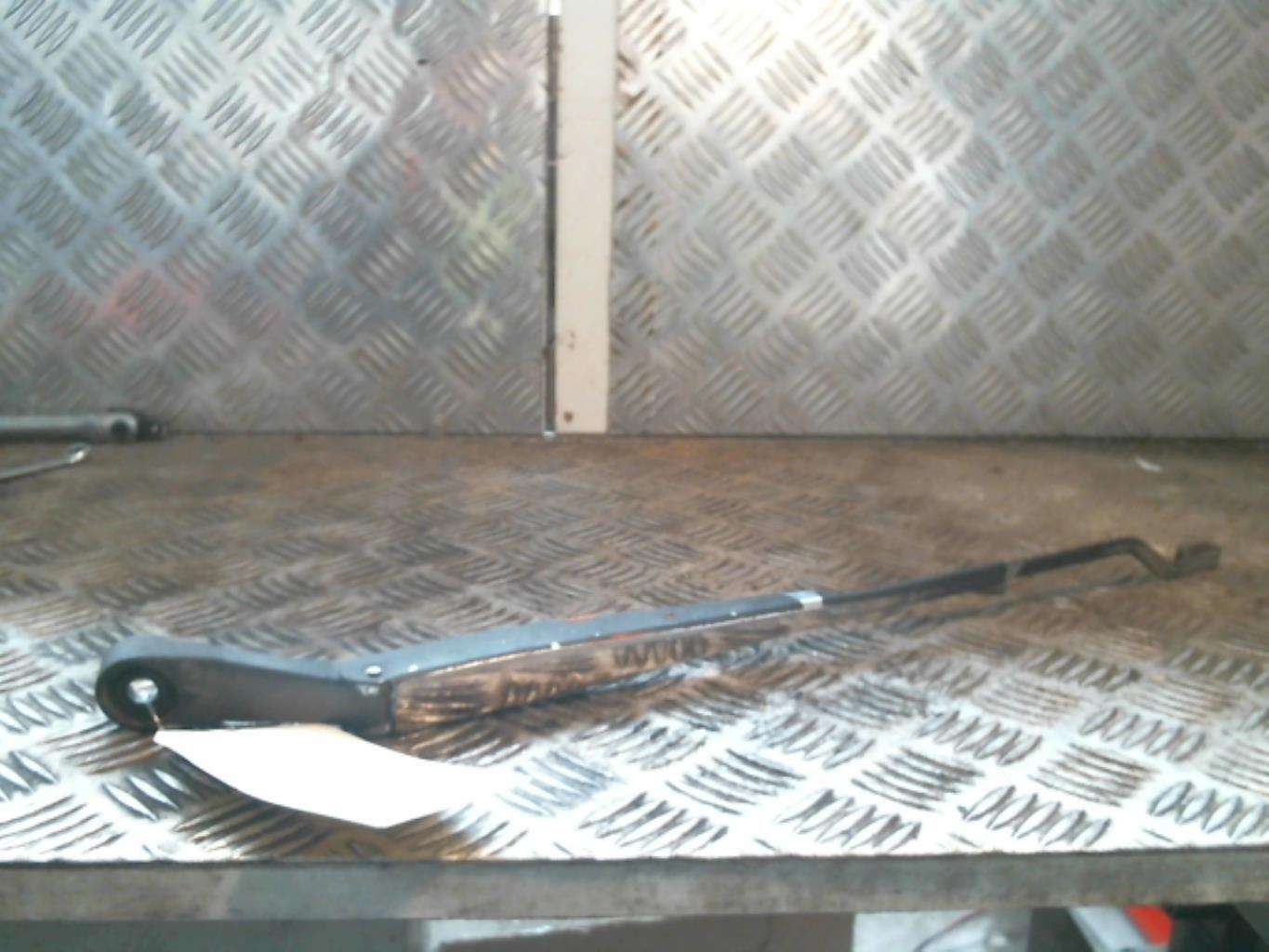 Braccio tergicristallo anteriore destro NISSAN SUNNY 3  - 1