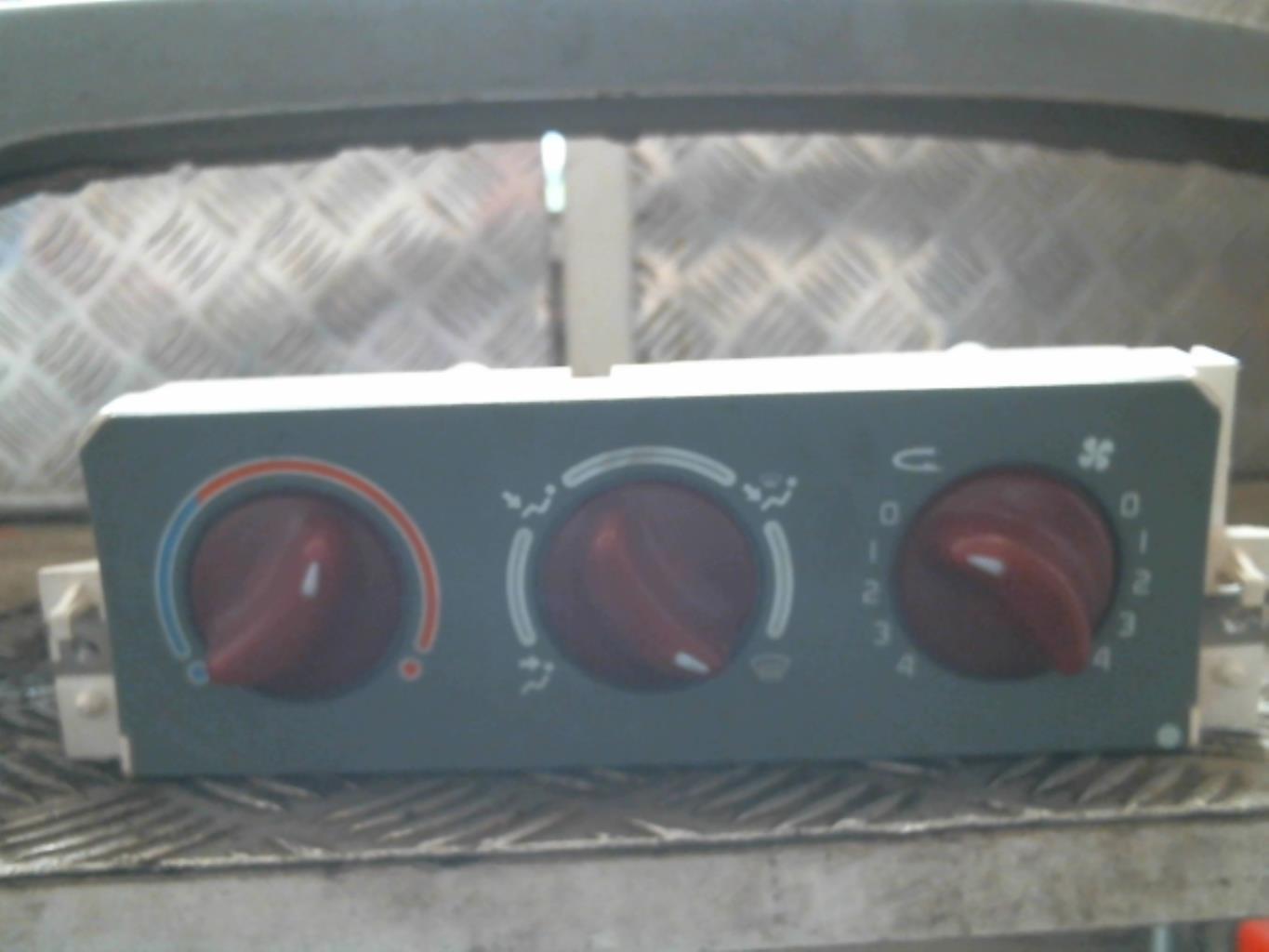 Commande chauffage RENAULT TWINGO 1 PHASE 3 Essence - 1