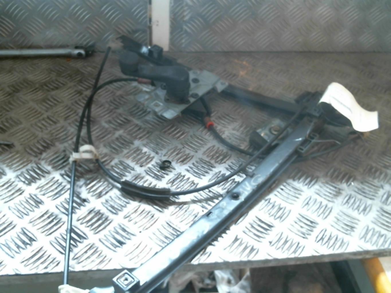 Alzacristalli manuale anteriore sinistro VOLKSWAGEN GOLF 3 Diésel - 1