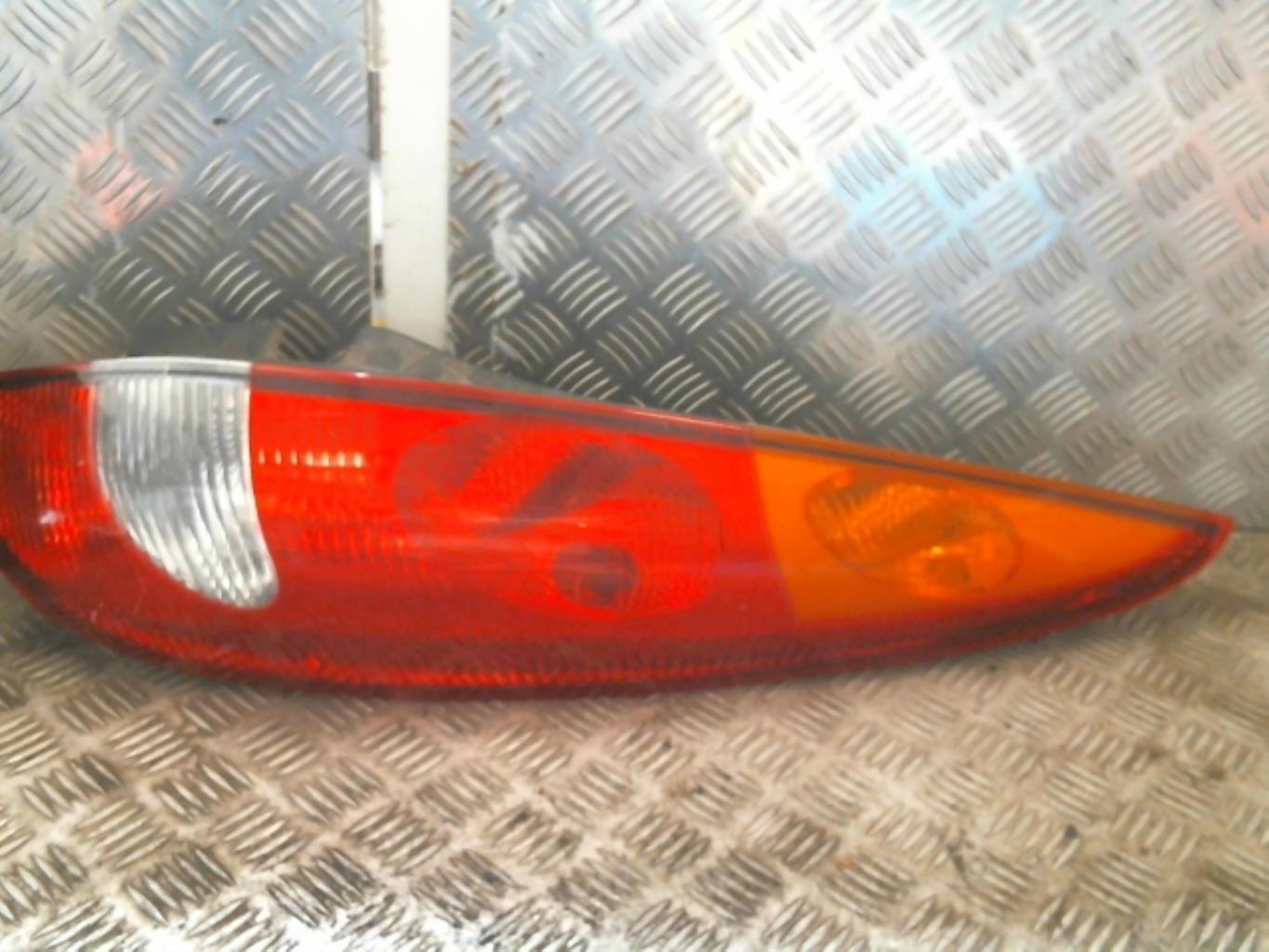 Fanale posteriore principale destro (luci) NISSAN ALMERA TINO PHASE 1 Gasolina - 1