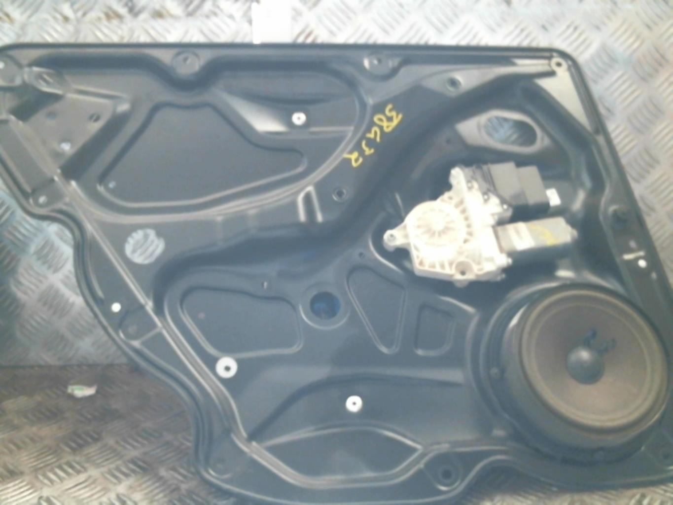Alzacristalli elettrico posteriore sinistro VOLKSWAGEN PASSAT 5 BREAK Diésel - 1