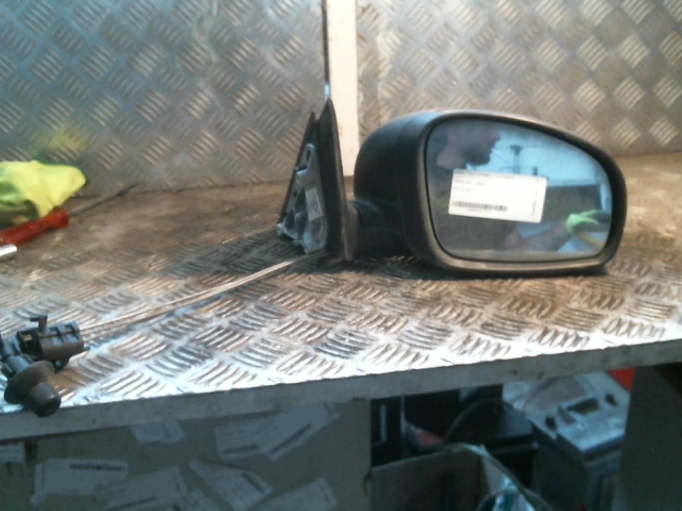 Retrovisor derecho SKODA FABIA 2 PHASE 1 Gasolina - 1