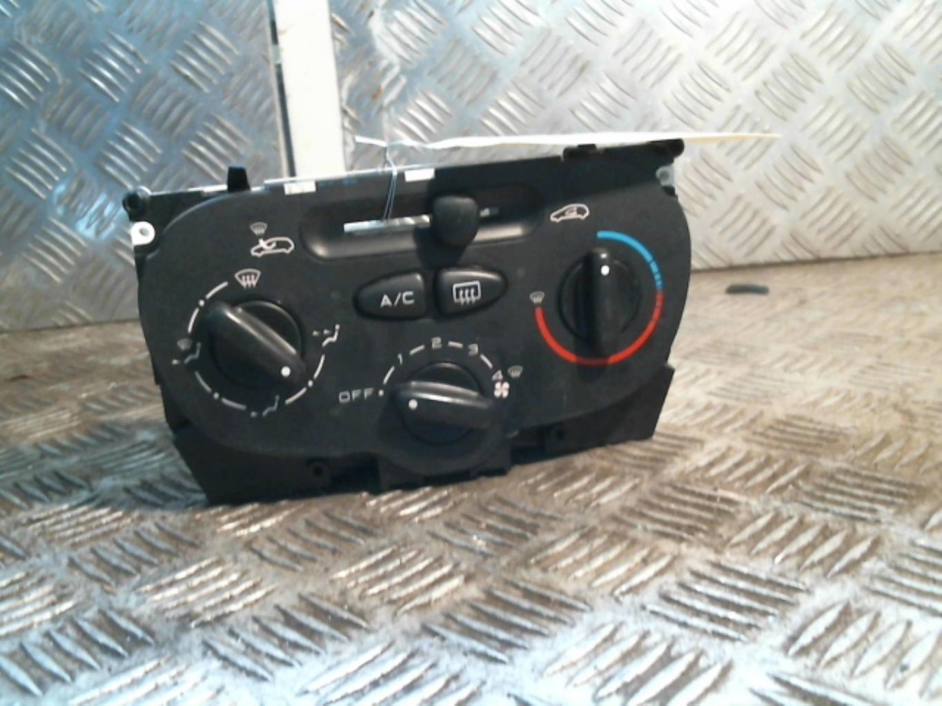 Commande chauffage PEUGEOT 206+ Essence - 1