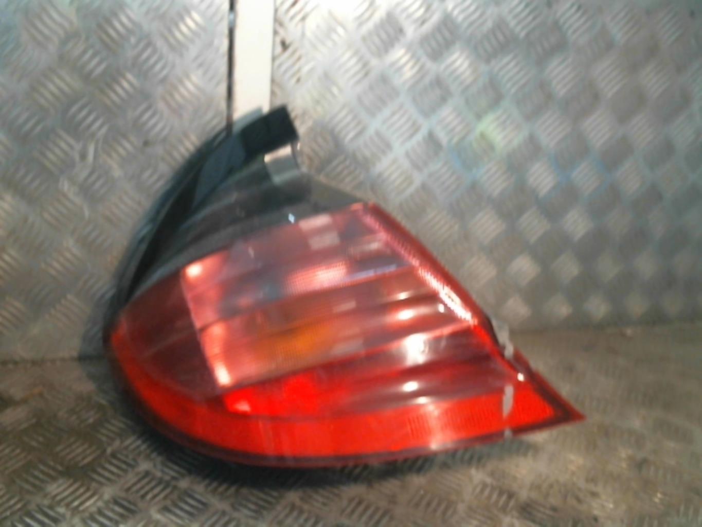 Fanale posteriore principale sinistro (luci) MERCEDES CLASSE C 203 COUPE SPORT PHASE 1 Diésel - 1