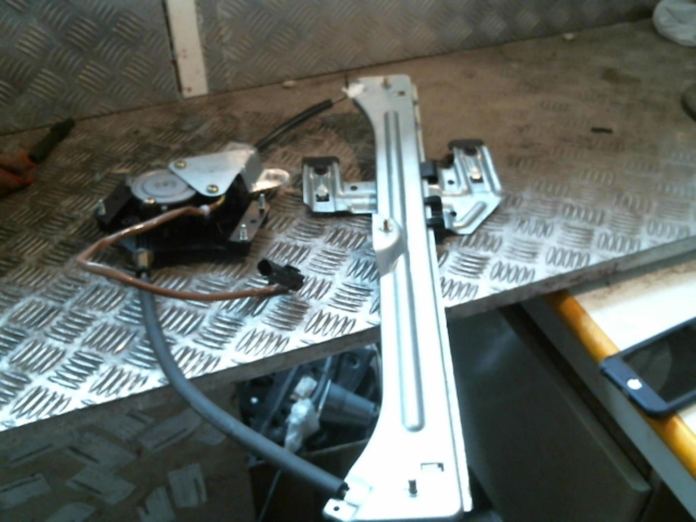 Alzacristalli elettrico anteriore destro CHRYSLER PT CRUISER PHASE 1 BREAK Gasolina - 1