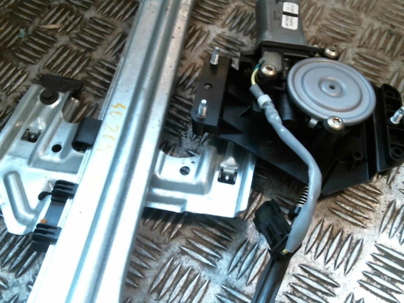 Alzacristalli elettrico posteriore sinistro CHRYSLER PT CRUISER PHASE 1 BREAK Gasolina - 1