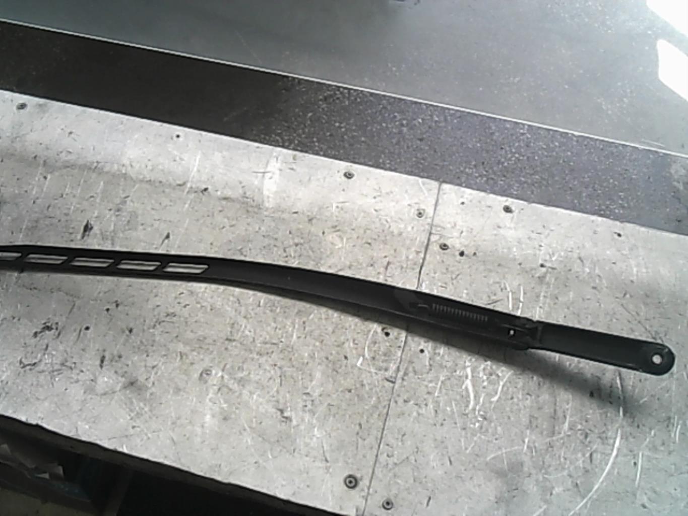 Braccio tergicristallo anteriore destro AUDI A3 2 SPORTBACK PHASE 1 Diésel - 1