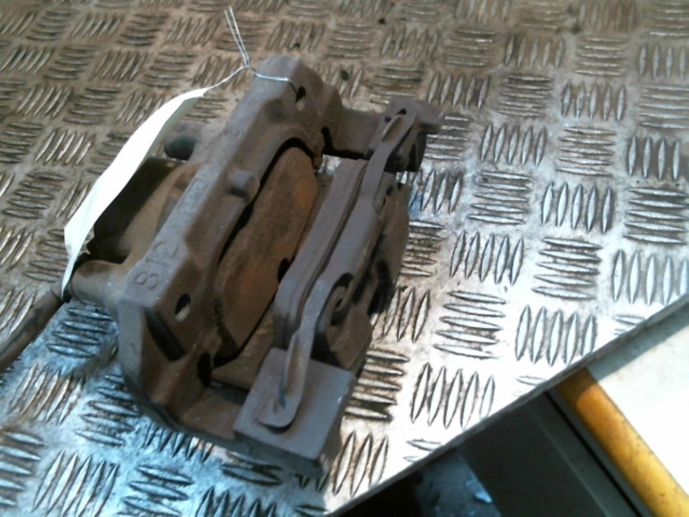 Pinza freni anteriore destra BMW SERIE 1 E87 PHASE 1 Diésel - 1