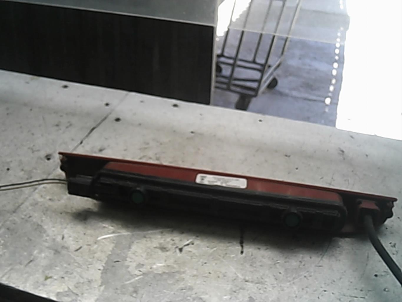 Feu arriere stop central RENAULT CLIO 3 PHASE 1 BREAK Diesel - 1