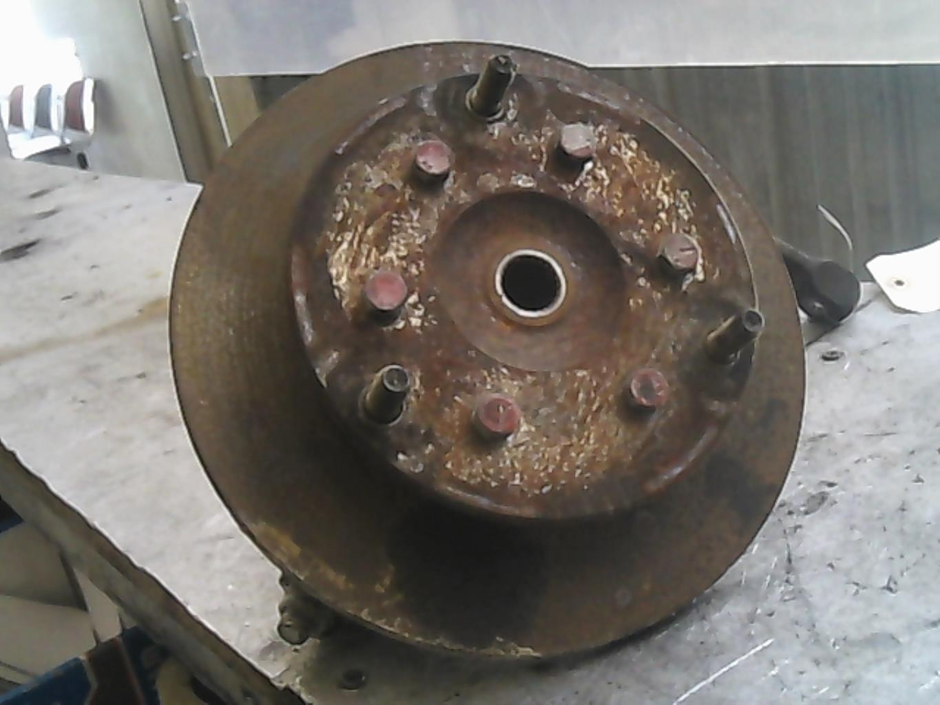 Fusee avant gauche RENAULT R5 PHASE 2 Essence - 1