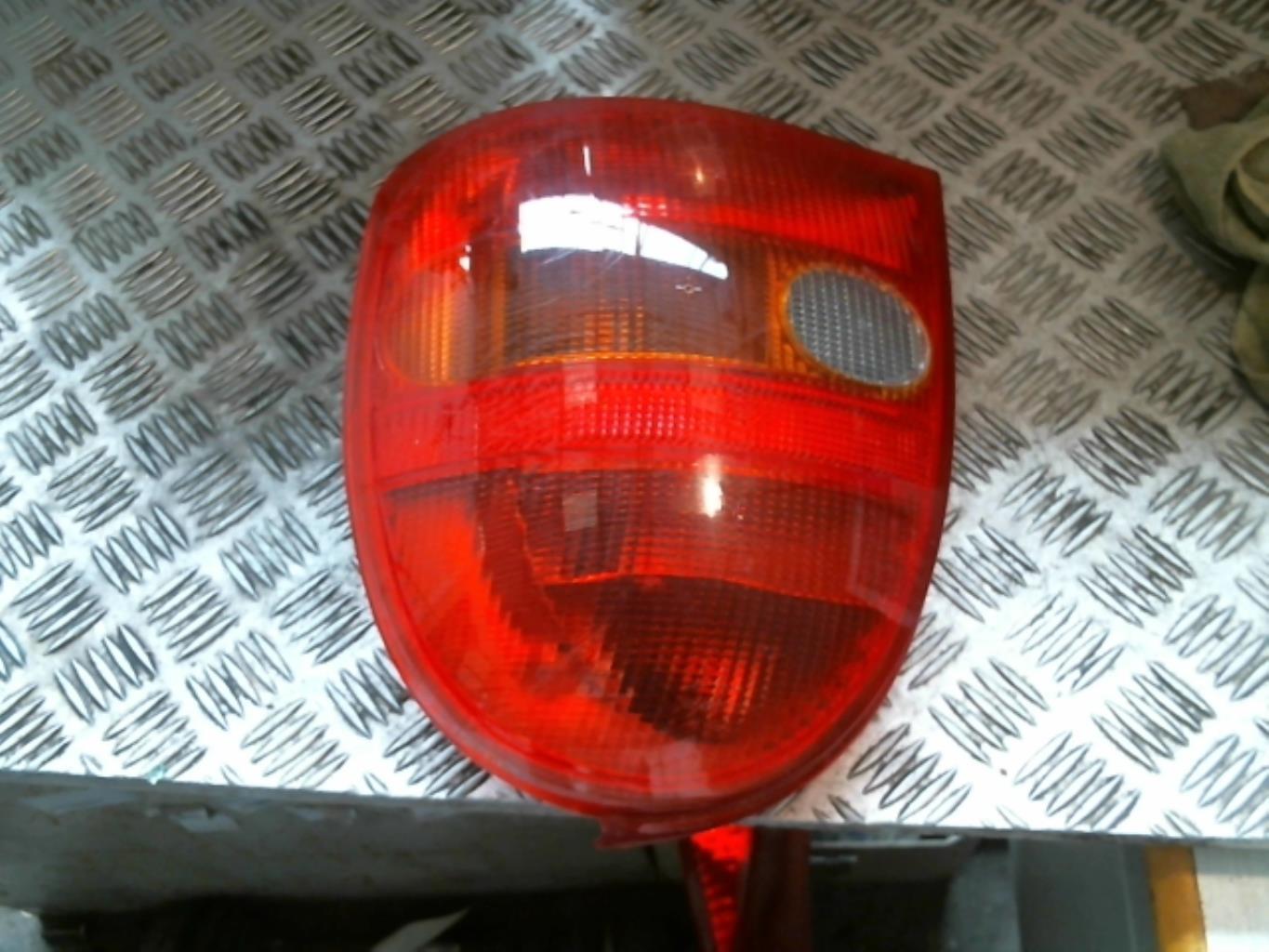 Fanale posteriore principale destro (luci) OPEL CORSA B PHASE 2 Gasolina - 1