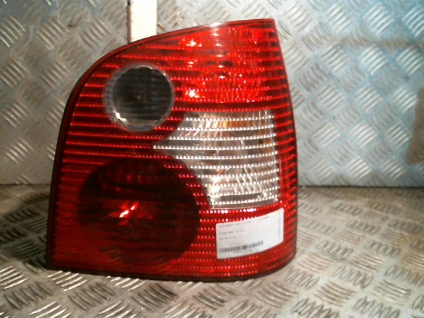 Fanale posteriore principale destro (luci) VOLKSWAGEN POLO 4 PHASE 1 Diésel - 1