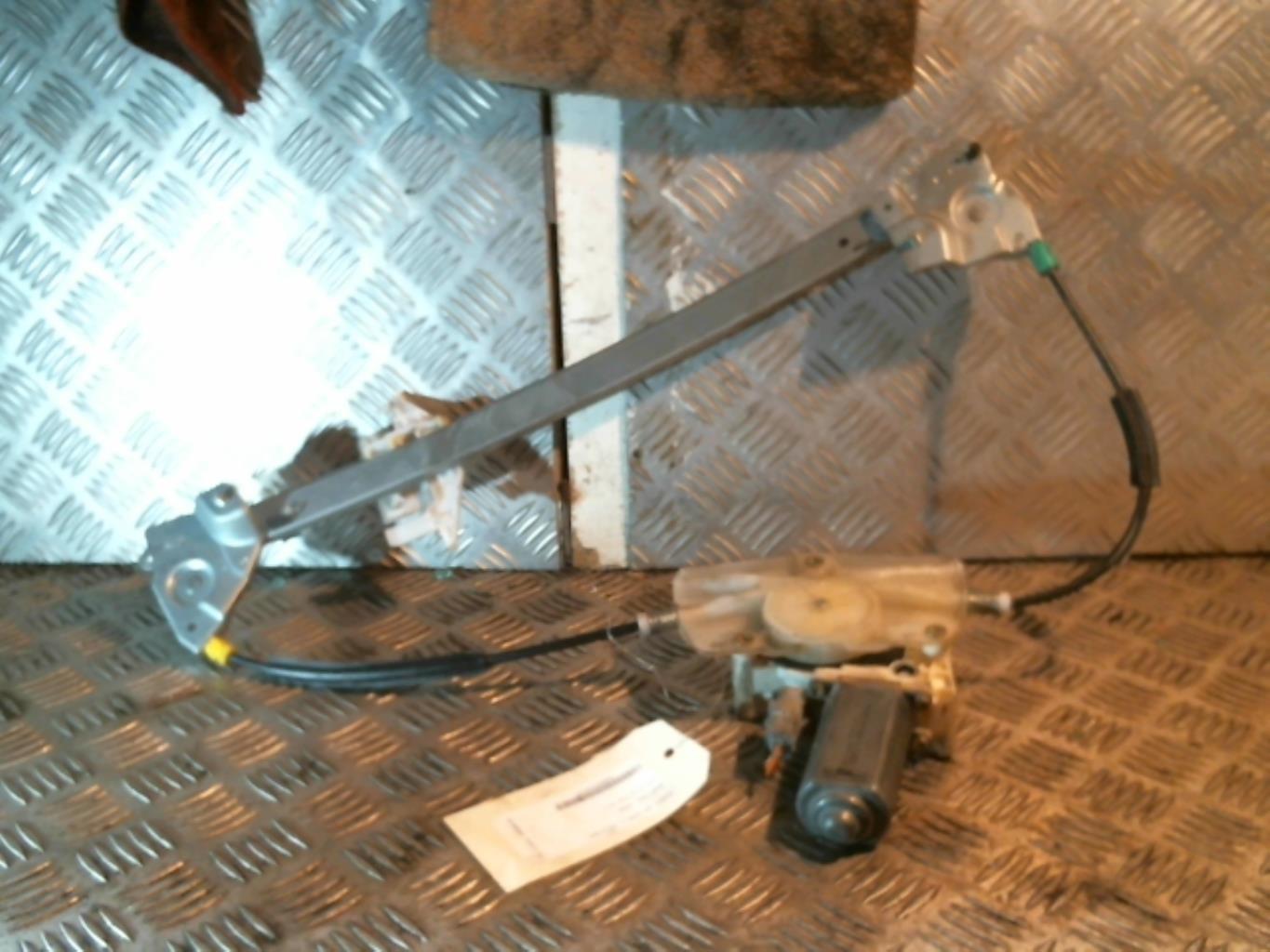 Alzacristalli elettrico anteriore destro PEUGEOT 406 PHASE 2 Diésel - 1