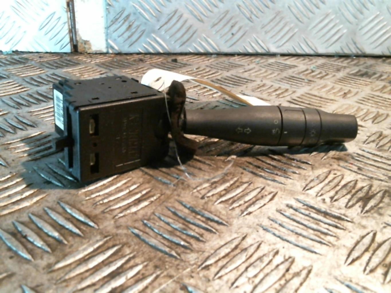 Commodo phare CITROEN SAXO PHASE 2 Essence - 1
