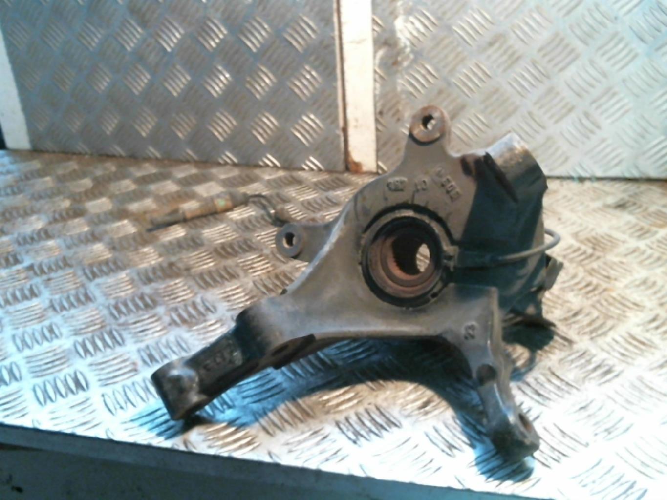 Fusee avant droit RENAULT LAGUNA 2 PHASE 1 Diesel - 1