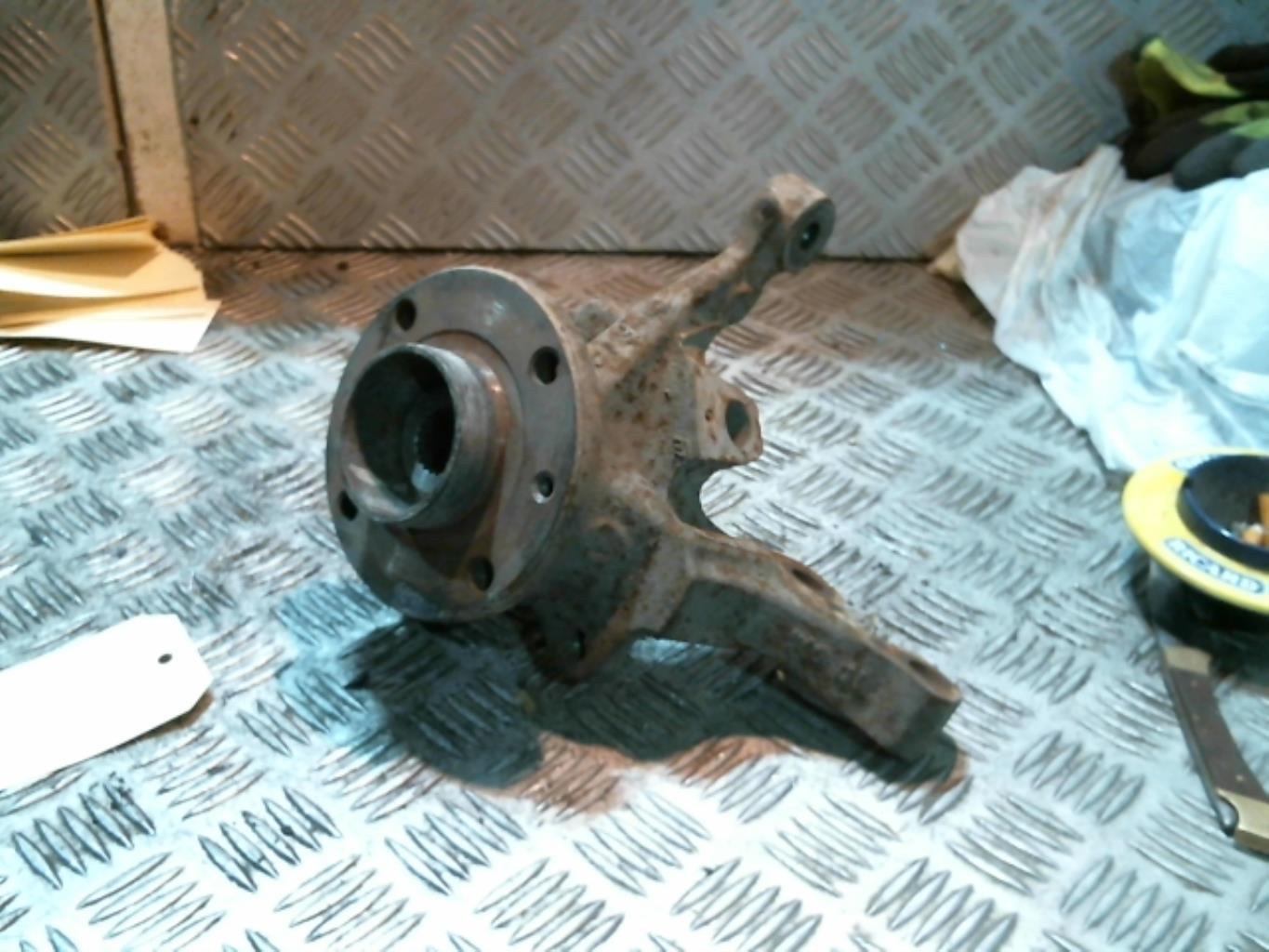 Fusee avant droit RENAULT MEGANE 1  - 1