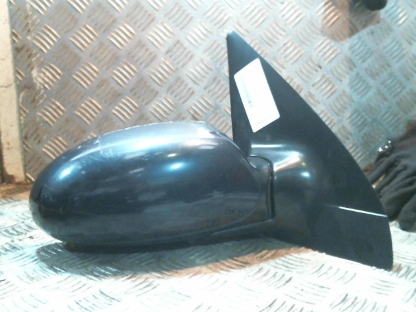 Retrovisor derecho FORD FOCUS 1 Gasolina - 1