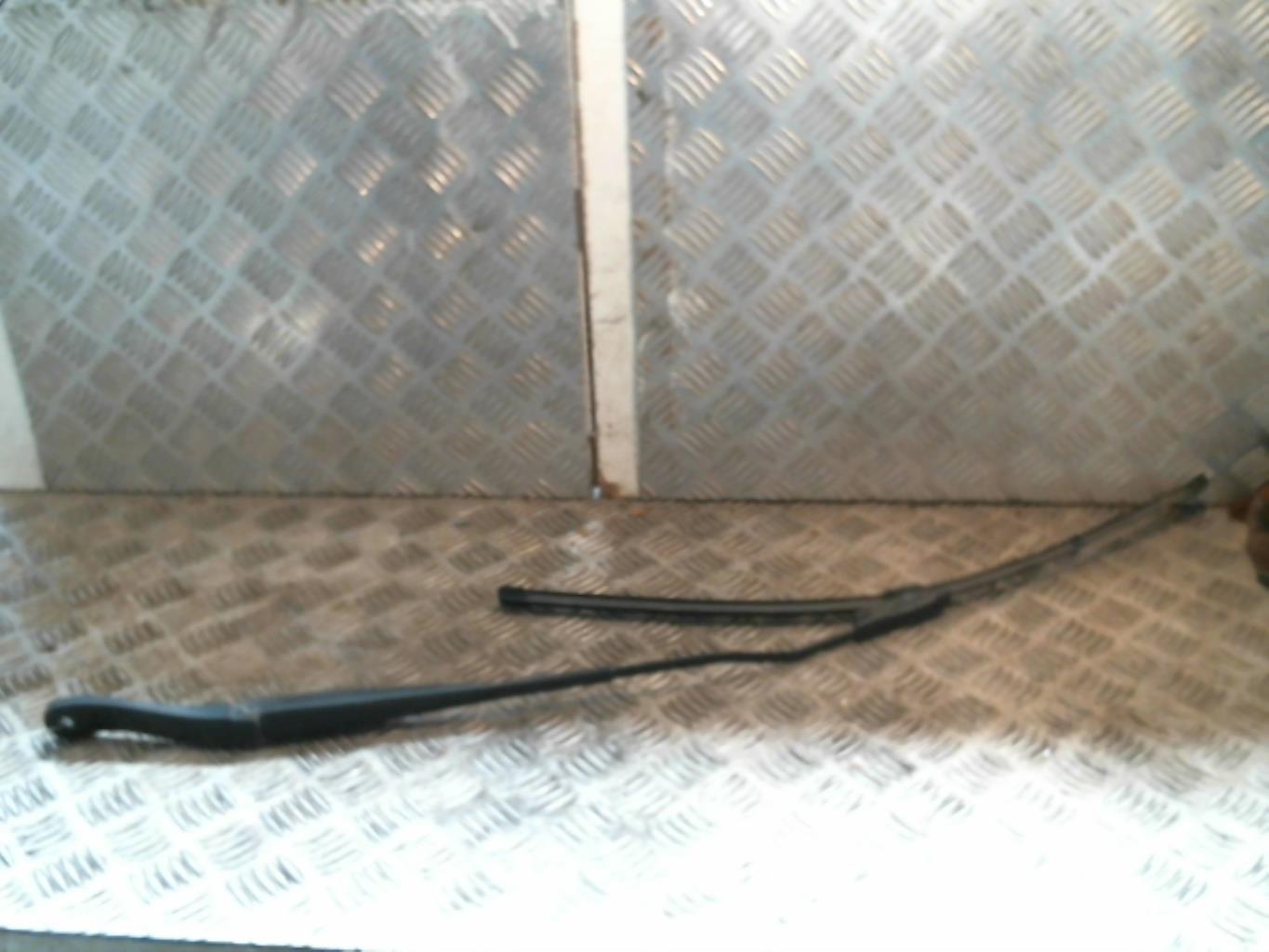 Braccio tergicristallo anteriore destro RENAULT CLIO 3 PHASE 1 Diésel - 1