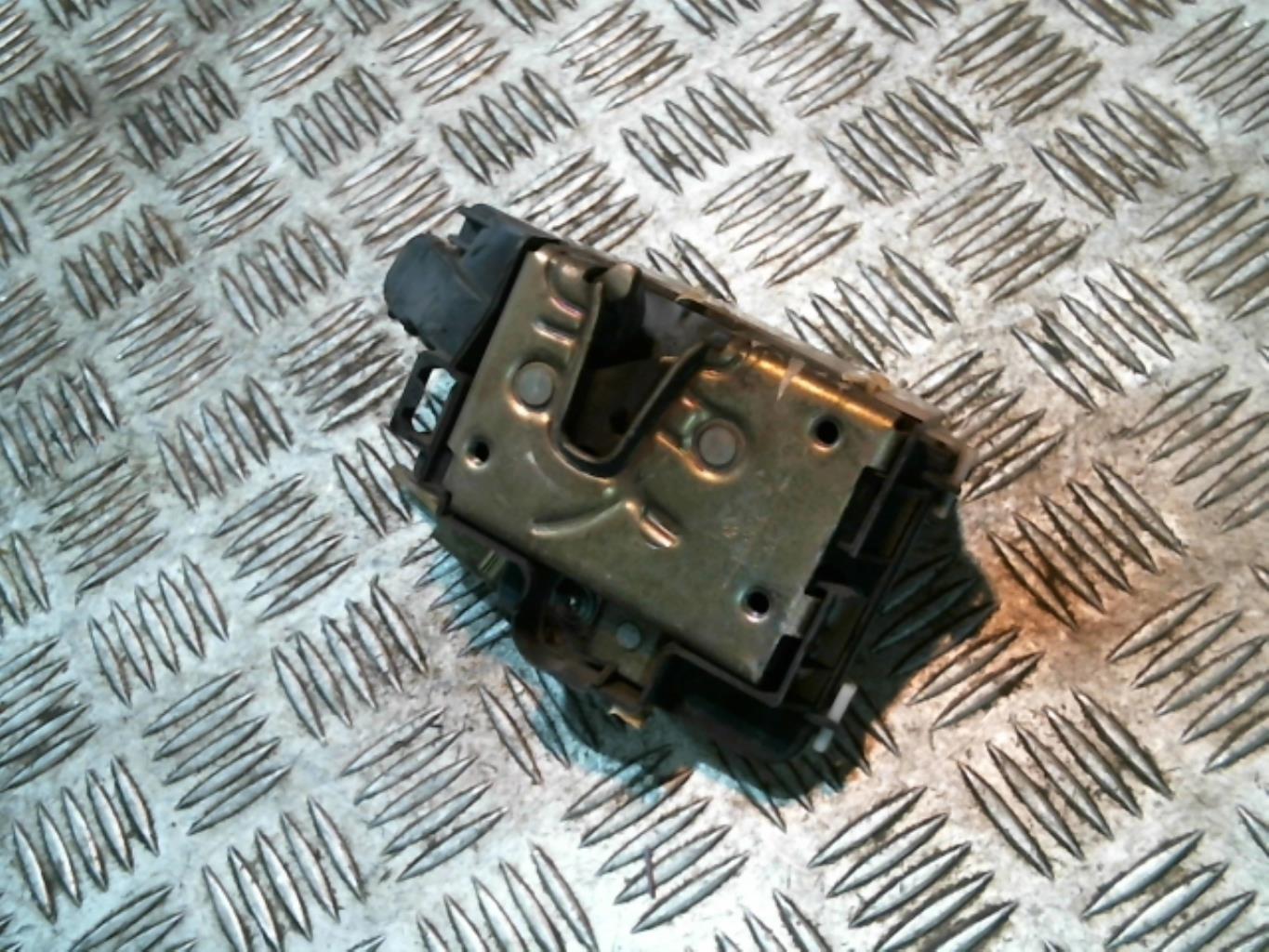 Chiusura centralizzata anteriore sinistra VOLKSWAGEN POLO 3 PHASE 1 Gasolina - 1