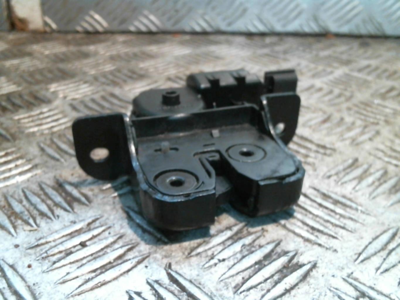 Fermeture centralisee coffre RENAULT MEGANE 3 PHASE 1 BREAK  - 1