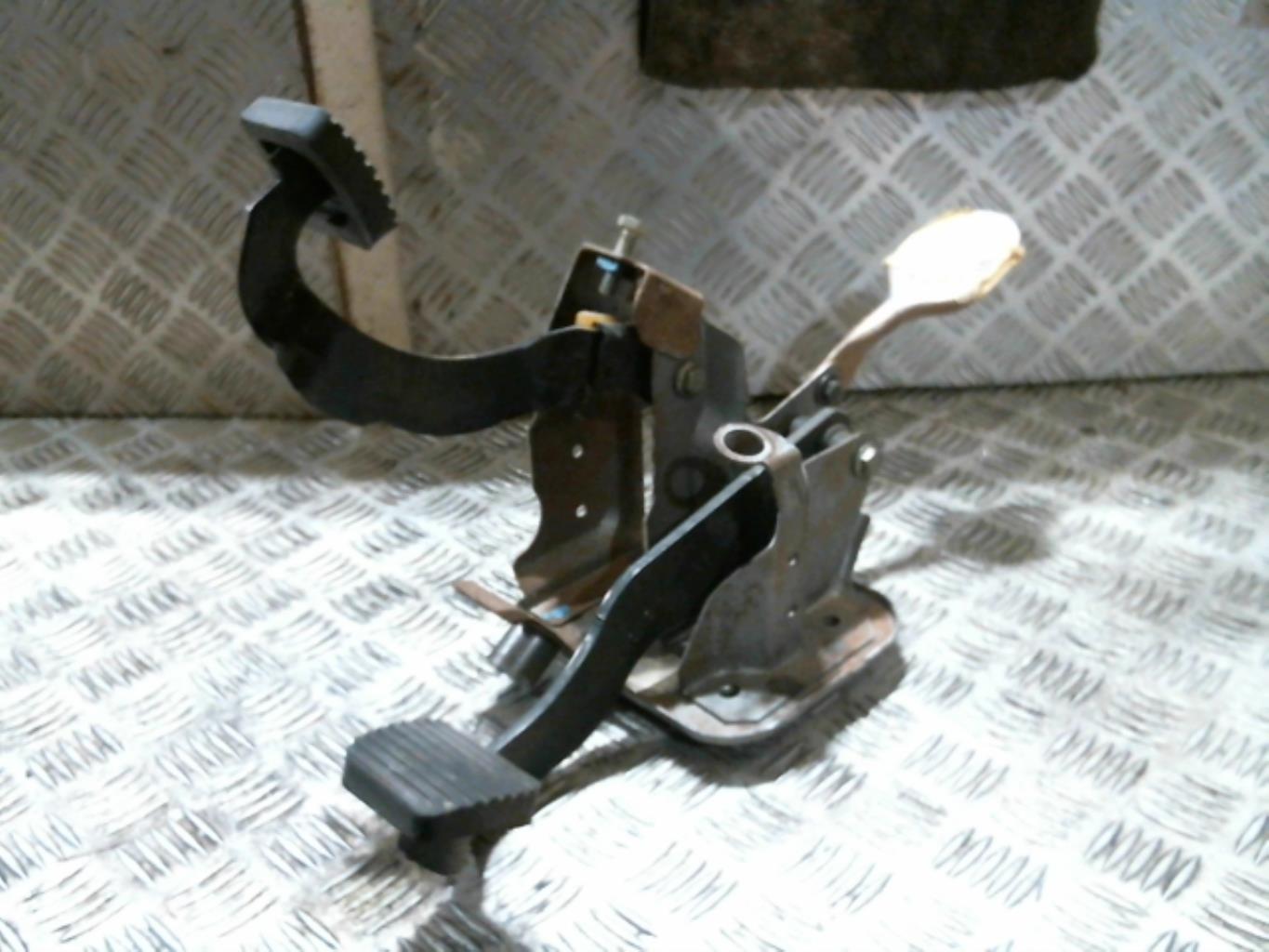 Pedalier PEUGEOT 206 Essence - 1