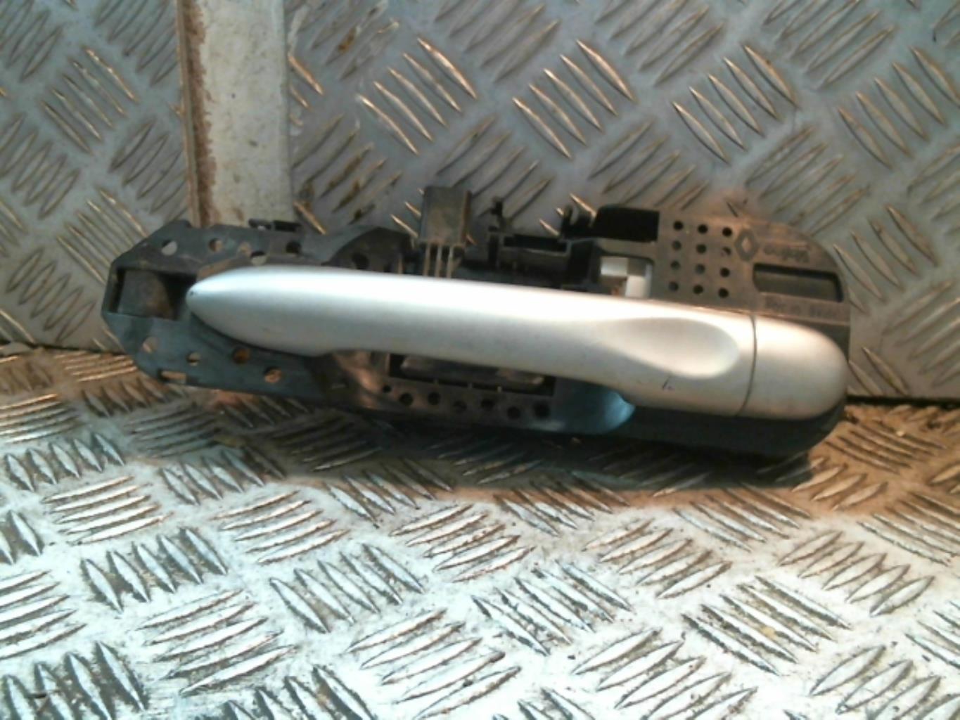 Maniglia portiera posteriore destra RENAULT MEGANE 3 PHASE 1 BREAK  - 1
