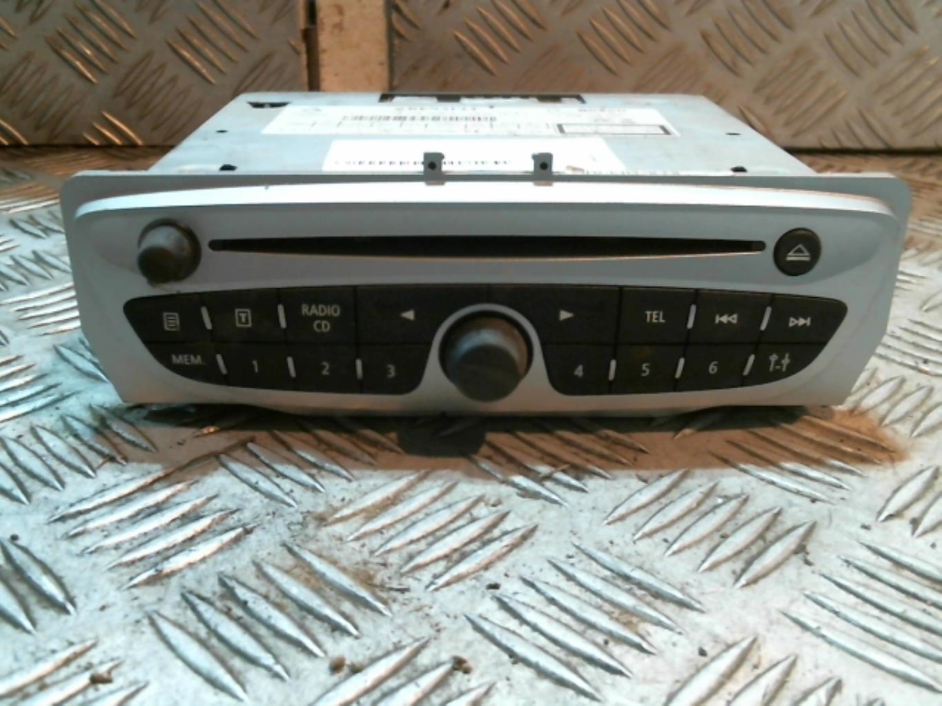 Autoradio originale RENAULT MEGANE 3 PHASE 1 COUPE Diésel - 1