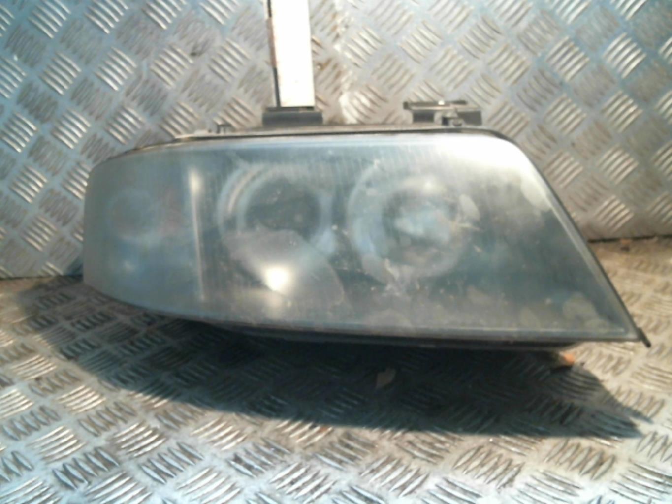 Optique avant secondaire droit (feux)(clignotant) AUDI A6 2 ALLROAD PHASE 2 BREAK Diesel - 1