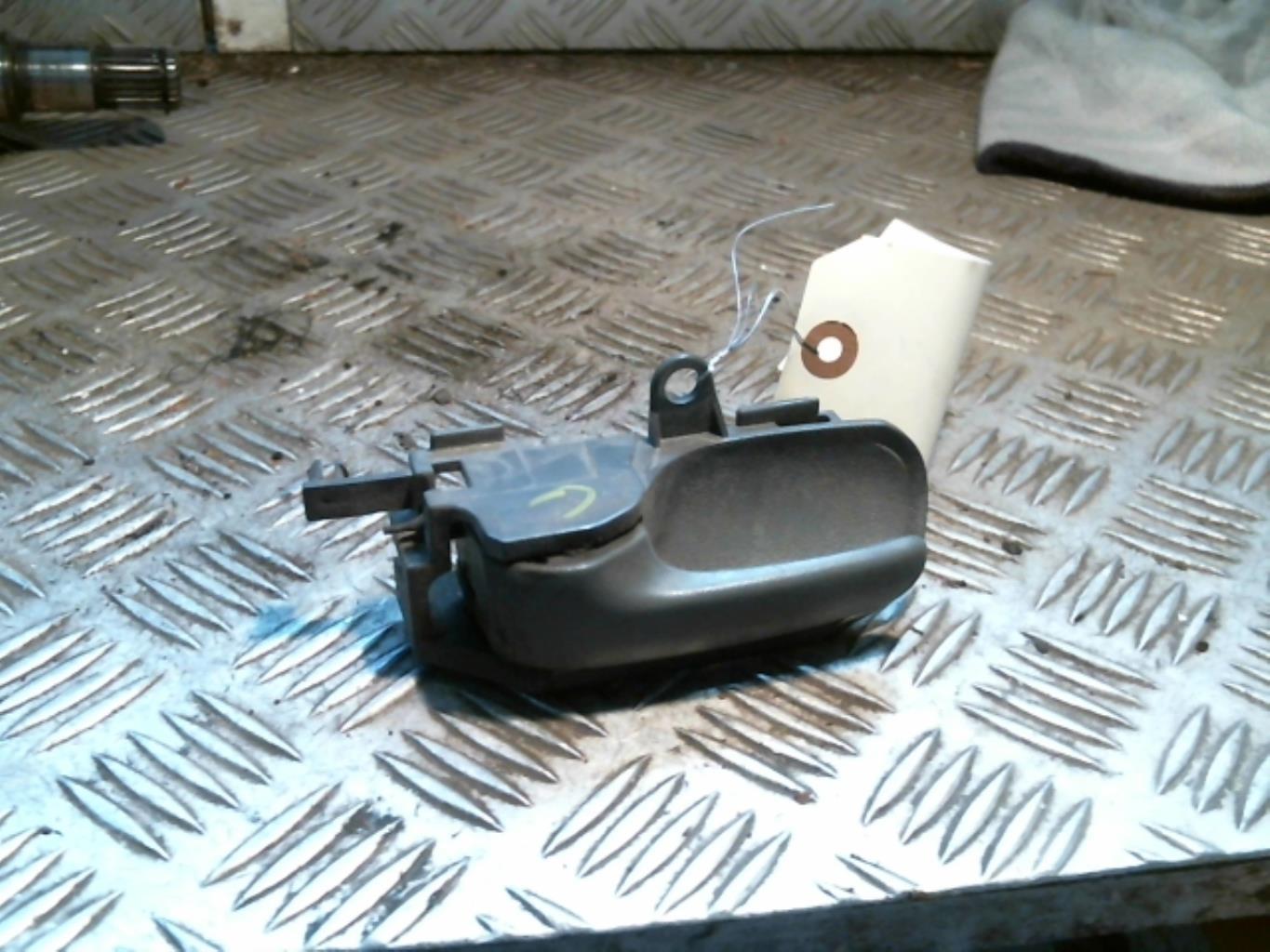 Maniglia interna anteriore sinistra PEUGEOT 107 PHASE 1 Diésel - 1