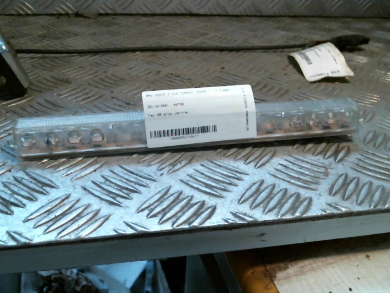 Feu arriere stop central BMW SERIE 3 E46 COMPACT PHASE 1 Diesel - 1