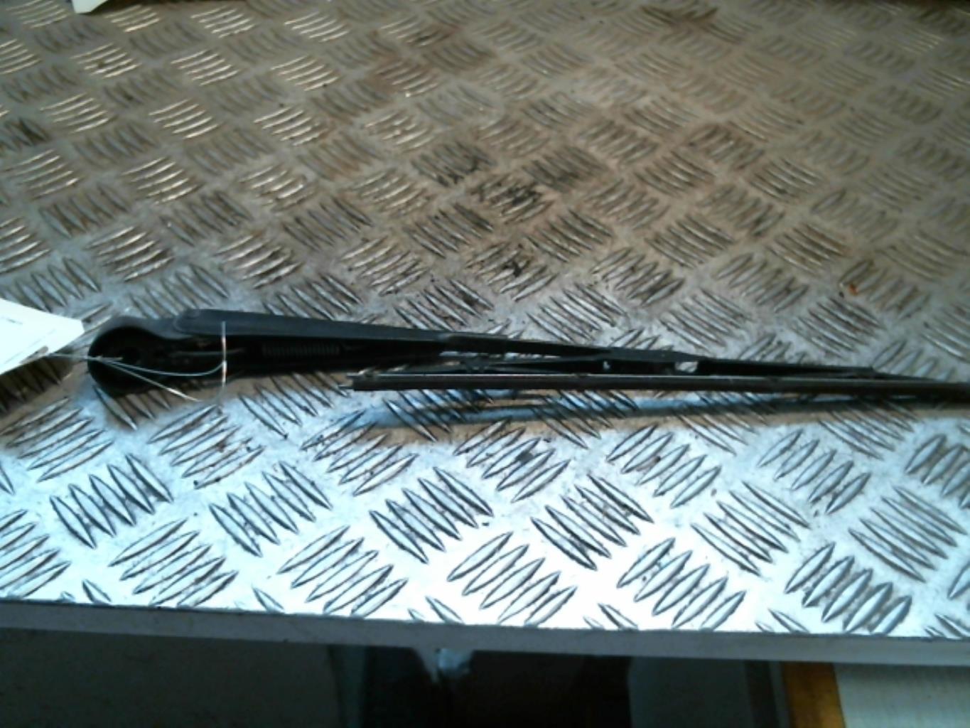 Braccio tergicristallo posteriore FORD FIESTA 5  - 1