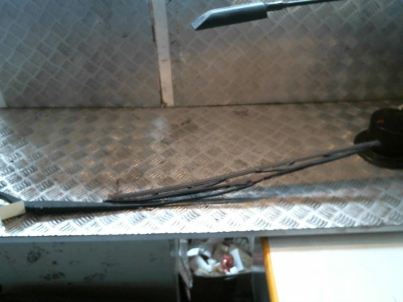 Braccio tergicristallo anteriore sinistro RENAULT MASTER 3 PHASE 1 Diésel - 1
