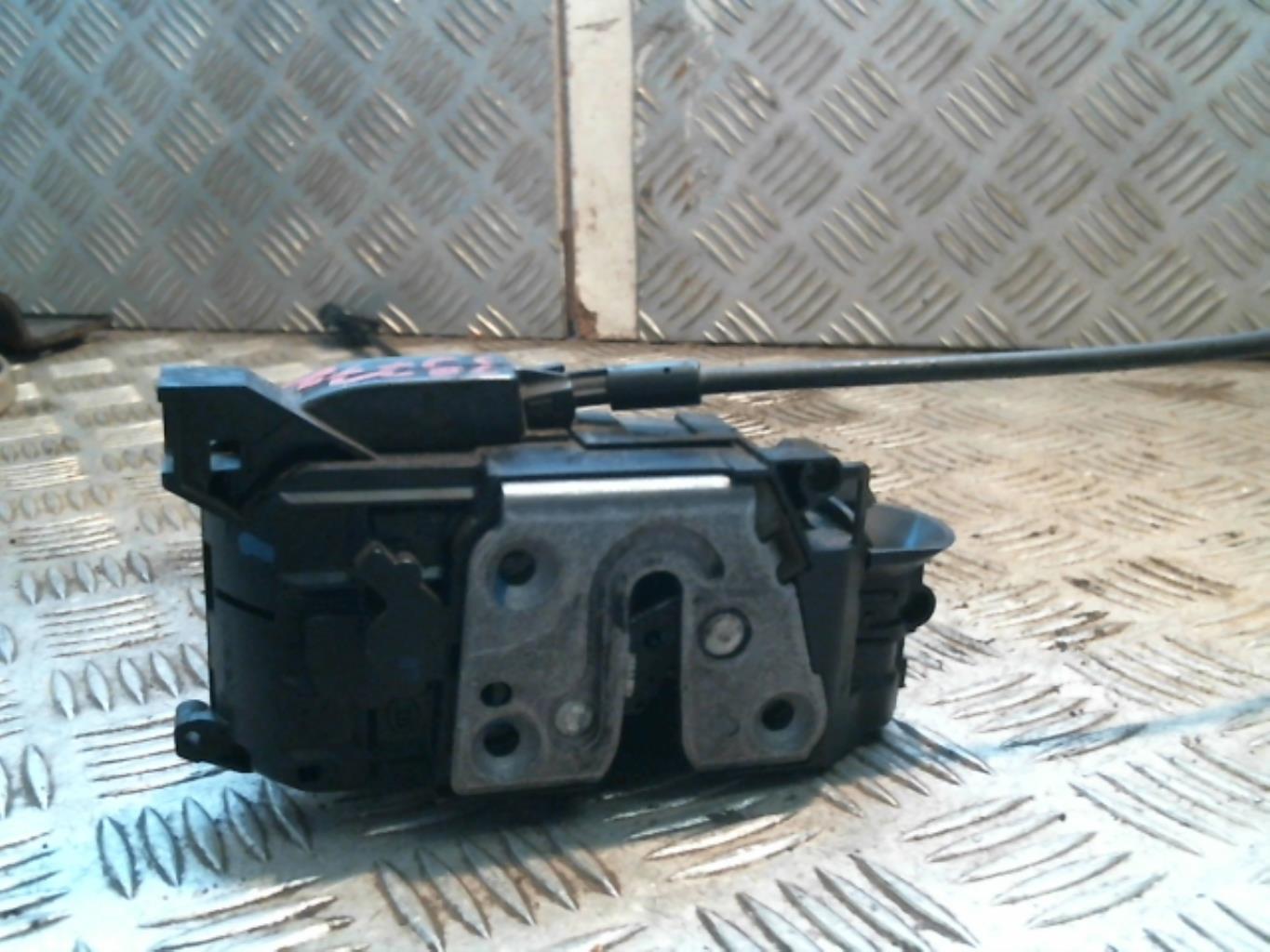 Chiusura centralizzata posteriore sinistra RENAULT CLIO 3 PHASE 2 Diésel - 1