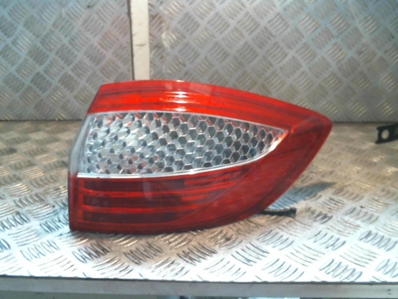Fanale posteriore principale destro (luci) FORD MONDEO 3 PHASE 1 BREAK Diésel - 1