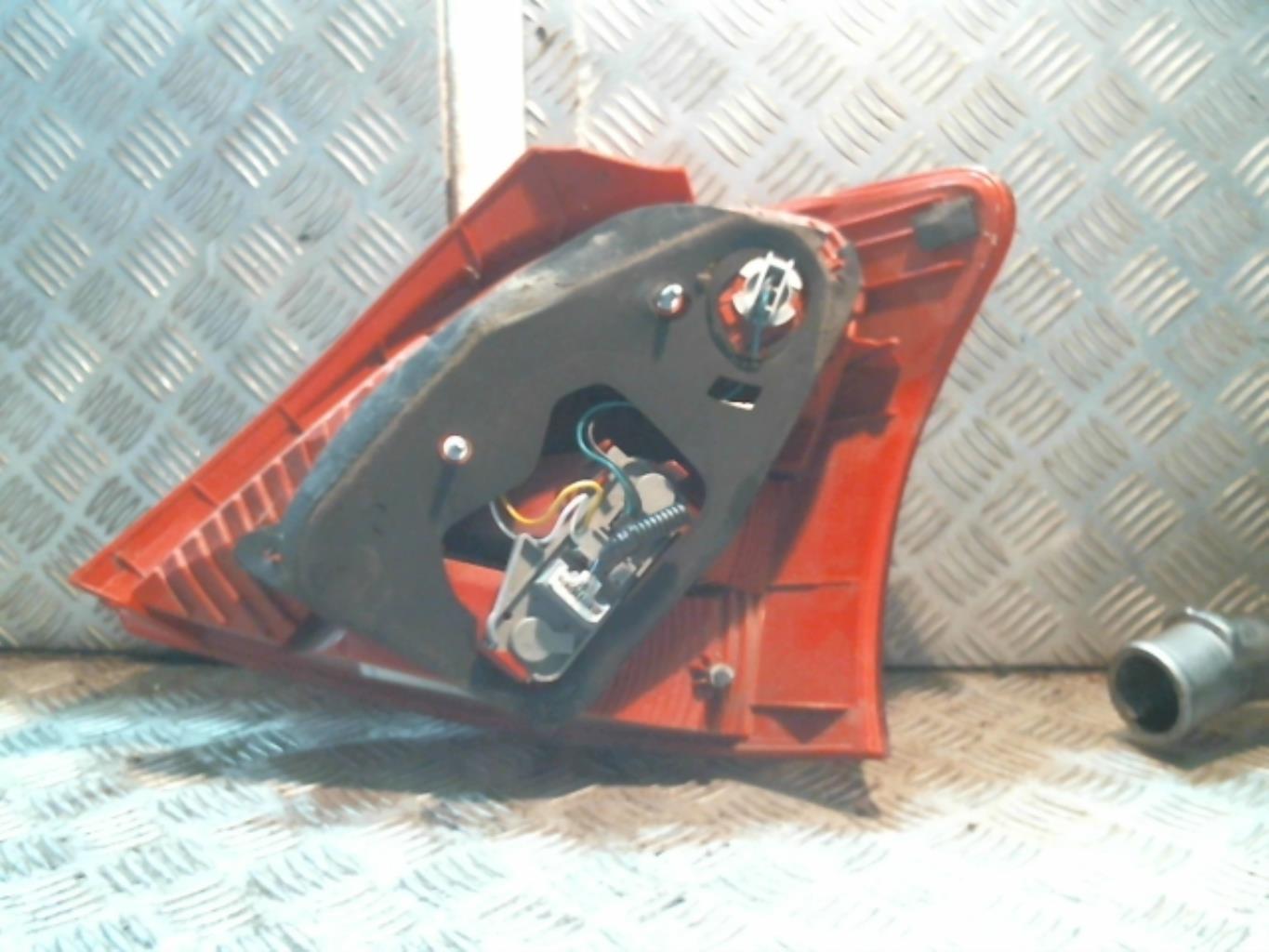Fanale posteriore principale sinistro (luci) TOYOTA YARIS 2 PHASE 1 Gasolina - 1