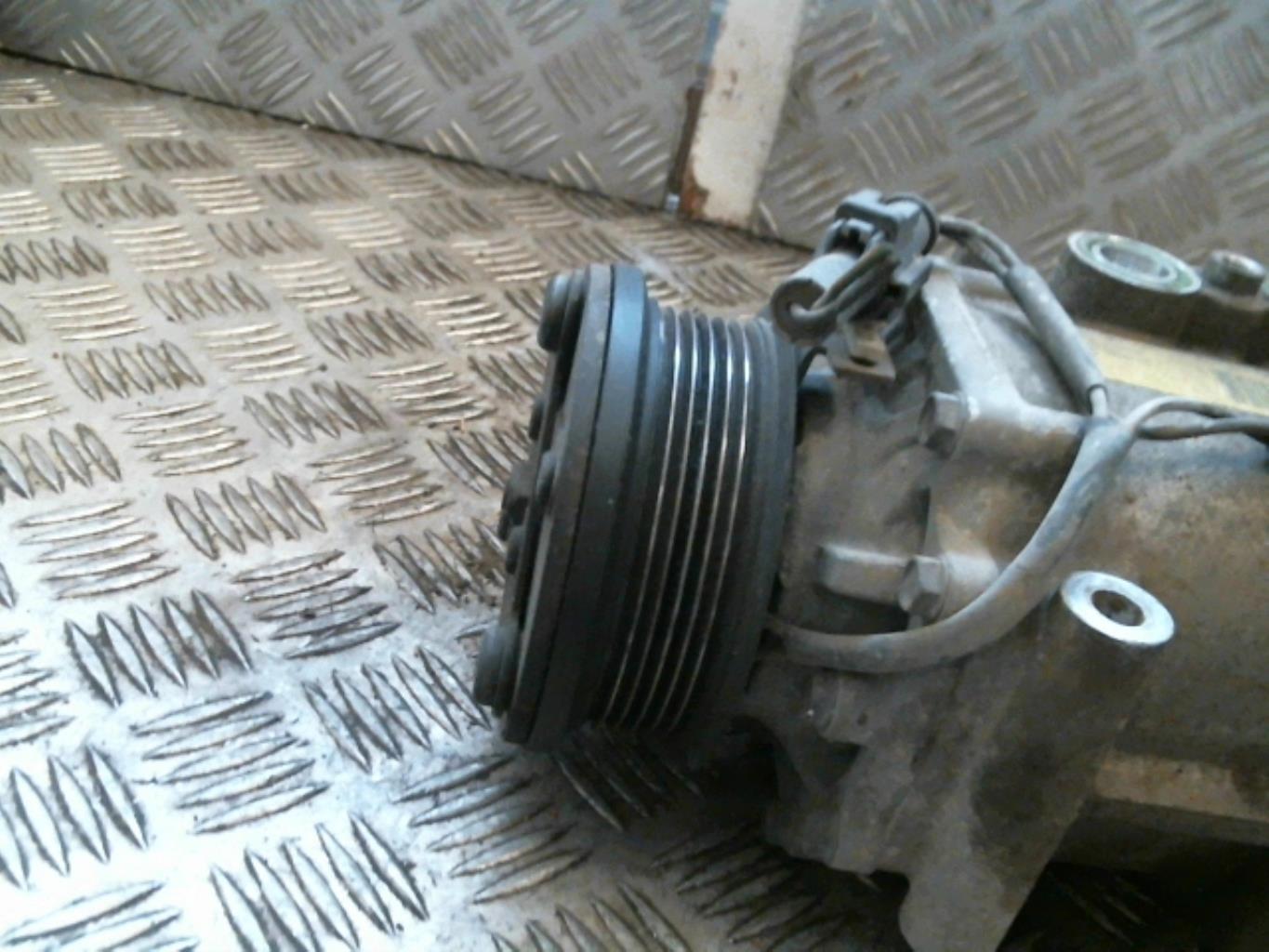 Compresseur clim FORD FIESTA 5 PHASE 1 Essence - 1